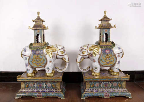 17-19TH CENTURY, A PAIR OF ELEPHANT DESIGN CLOISONNE INCENSE BURNERS, QING DYNASTY