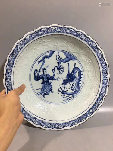 A BLUE&WHITE STORY DESIGN PLATE