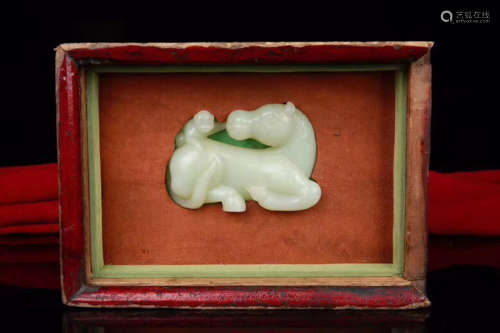 17-19TH CENTURY, AN OLD IMPERIAL HETIAN JADE ORNAMENT