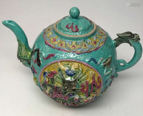 17-19TH CENTURY, A DRAGON DESIGN TURQUOISE GLAZED TEAPOT, QING DYNASTY