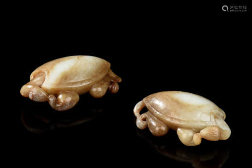 PAIR OF JADE CARVED 'MYTHICAL TURTLES' FIGURE