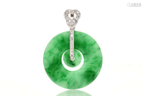 18K WG JADEITE PENDANT WITH DIAMONDS AND CERTIFICATE