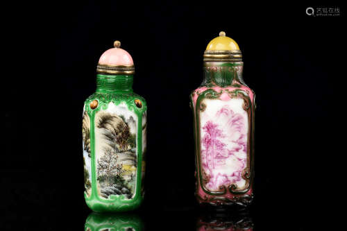 GREEN OVERLAY FAMILLE ROSE SNUFF BOTTLE AND GLASS OVERLAY 'LANDSCAPE' SNUFF BOTTLE