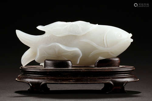 WHITE JADE CARVED 'FISH' FIGURE