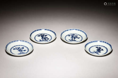 SET OF FOUR BLUE AND WHITE 'PINE TREES' DISHES