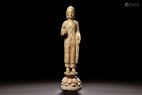 QINGZHOU PARCEL GILT STONE SCULPTURE OF BODHISATTVA