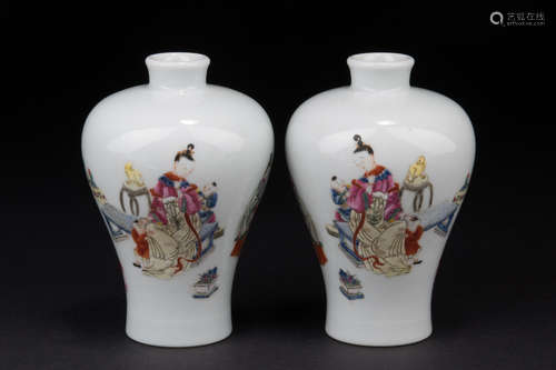 PAIR OF FAMILLE ROSE VASES