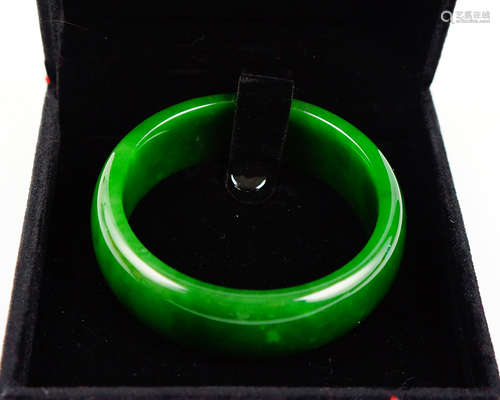 HETIAN GREEN JADE BRACELET