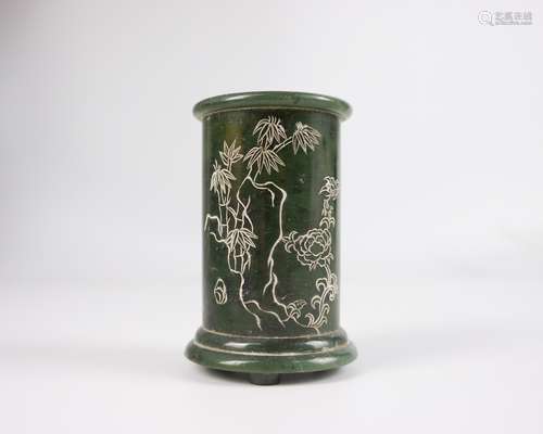 QIANLONG MARK HETIAN GREEN JADE BRUSH POT