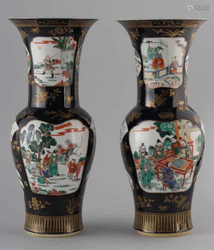 PAIR OF DAQING KANGXI NIANZHI MARK VASES