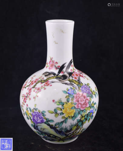 A ENAMELED FLORAL&BIRD PATTERN TIANQIU VASE