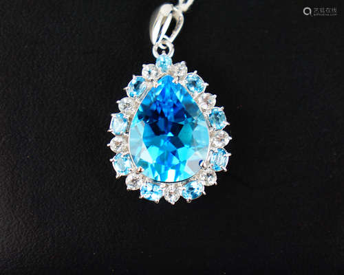 TOPAZ NECKLACE PENDANT WITH DIAMOND