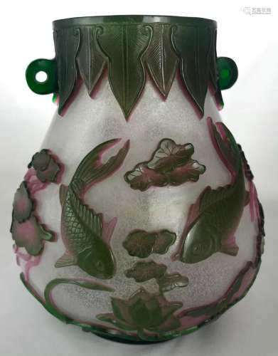 A Green and Pink overlay Peking Glass vase, Qing dynasty seal marks.