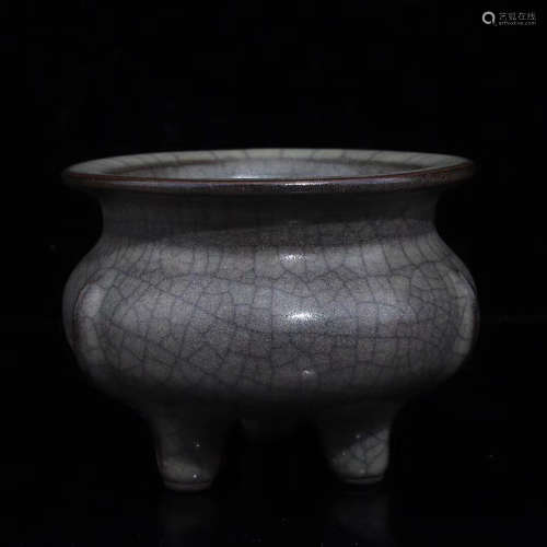 A JIN-COLORED GLAZE GE KILN THREE FEET FURNACE