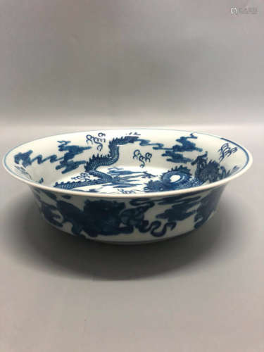 17-19TH CENTURY, A BLUE&WHITE DRAGON AND BEAST PATTERN PLATE, QING DYNASTY