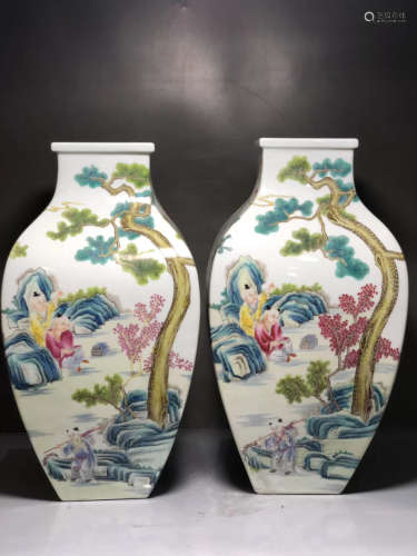 A PAIR OF KID PATTERN FAMILLE ROSE SQUARE VASES