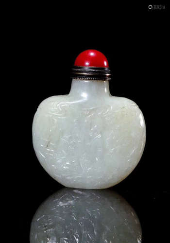 A HETIAN JADE SNUFF BOTTLE