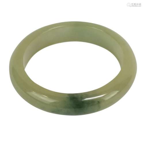 A Jadite Bangle