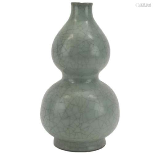 A Celadon Glazed Double Gourd Vase