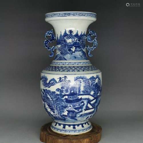 CHINESE BLUE AND WHITE PORCELAIN VASE