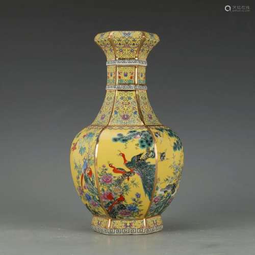 CHINESE YELLOW GROUND FAMILLE ROSE VASE