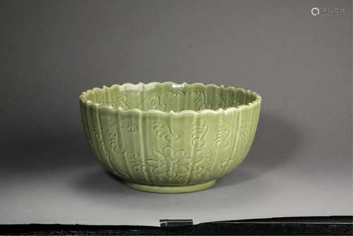 CHINESE LONGQUAN YAO PORCELAIN BOWL