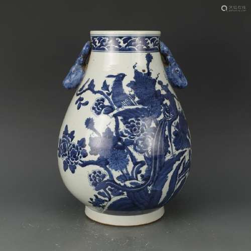 CHINESE BLUE AND WHITE DEER HEAD ZUN VASE