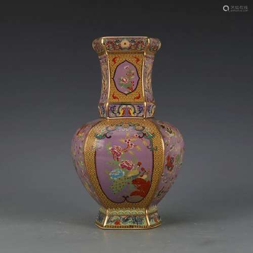 CHINESE FAMILLE ROSE PORCELAIN VASE