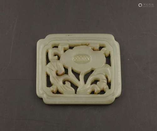 CHINESE WHITE JADE PENDANT