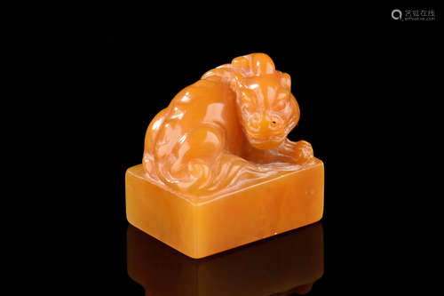 TIANHUANG SOAPSTONE CARVED 'CHILONG' STAMP SEAL