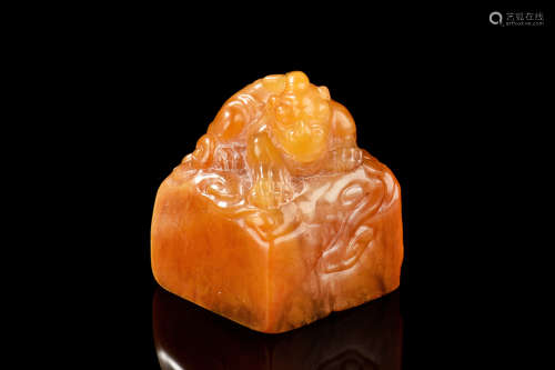 TIANHUANG SOAPSTONE CARVED 'CHILONG' STAMP SEAL