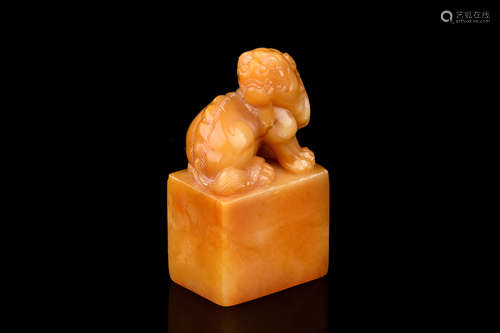 TIANHUANG SOAPSTONE CARVED 'LION' STAMP SEAL