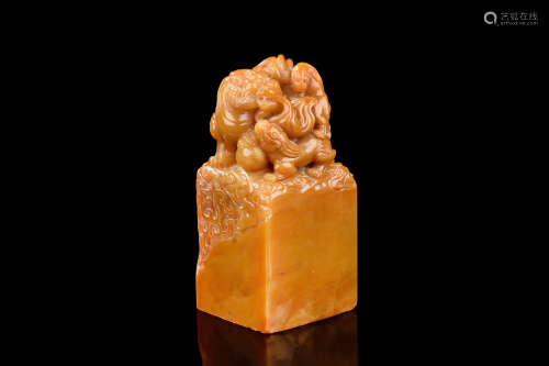 TIANHUANG SOAPSTONE CARVED 'MYTHICAL BEASTS' STAMP SEAL