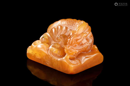 TIANHUANG SOAPSTONE CARVED 'CHILONG' STAMP SEAL