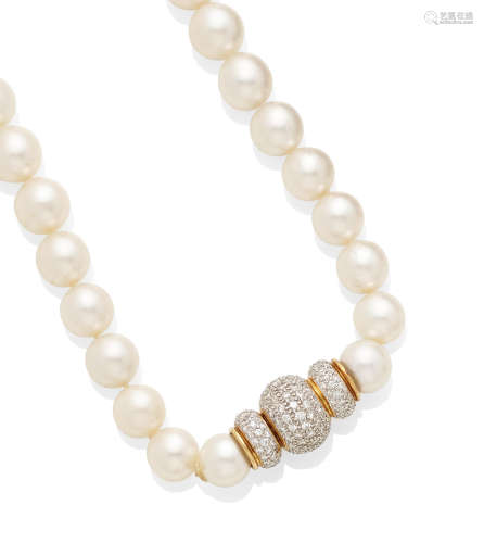 A Cultured Pearl, diamond and gold Necklace