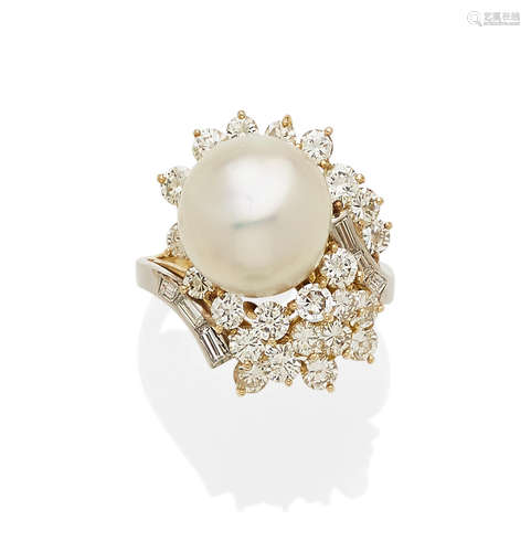 A diamond, cultured pearl and 18K bi-color gold ring