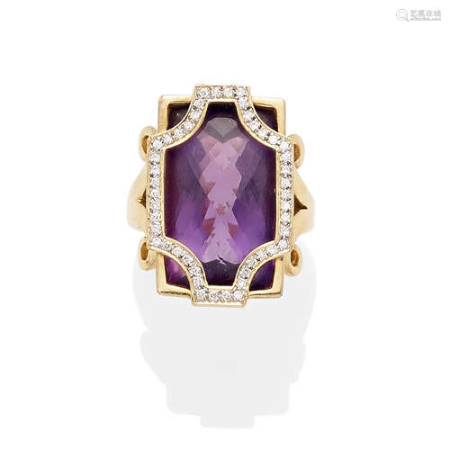 An Amethyst Diamond and 18K Gold Ring