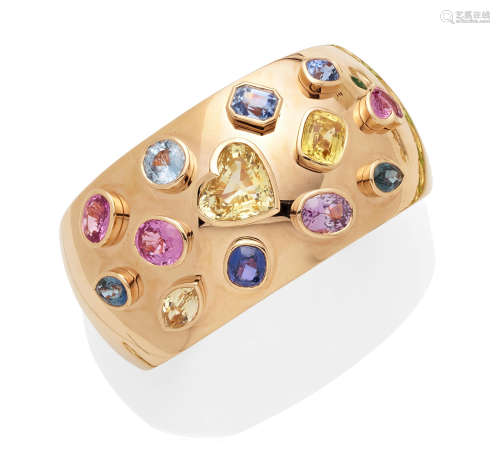 A fancy colored sapphire and rose-gold cuff