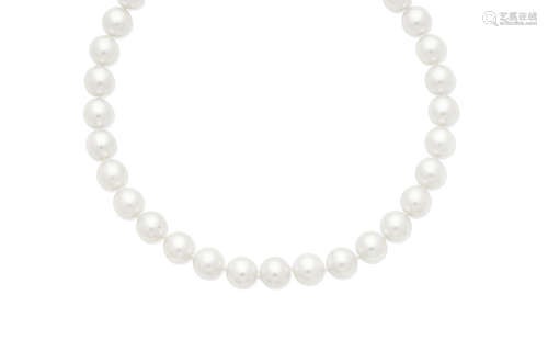 A single-strand cultured pearl necklace