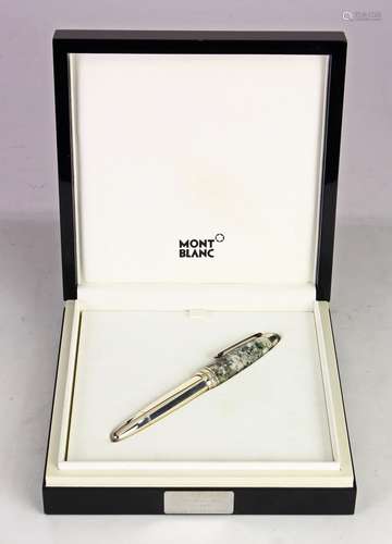 Montblanc Soulmakers for 100 years, Starwalker limited edition fountain pen with 18 gold nib, 0077/