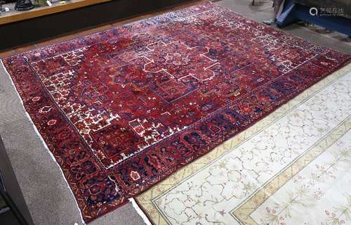 Persian Heriz carpet, 9'8