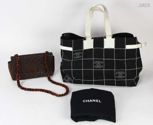 (lot of 2) Chanel tortoise shell lambskin flap handbag, executed in brown, having tortoise shell