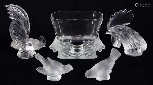 (lot of 5) Lalique France crystal group, consisting of a Venise Lion vase having an octagonal