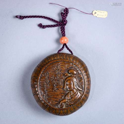 Japanese wood tonkotsu tobacco box, 19th century, having a compressed circular lotus form, the lid