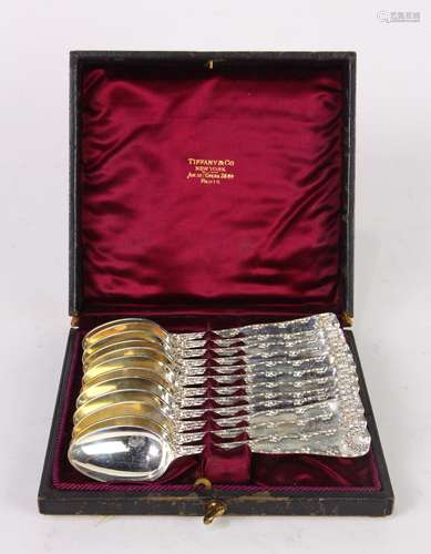 (lot of 12) Cased Tiffany & Co. sterling silver teaspoons, executed in the 