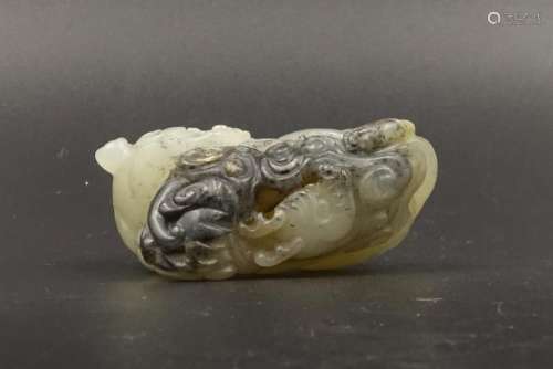 CHINESE GRAY JADE CARVED CAT