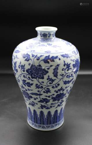 CHINESE BLUE AND WHITE FOLIAGE MEIPING VASE