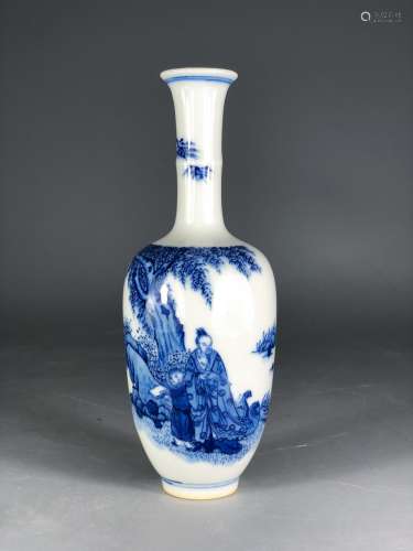 CHINESE BLUE AND WHITE PORCELAIN VASE