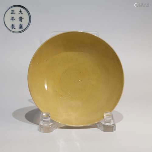 CHINESE YELLOW GROUND PORCELAIN BOWL