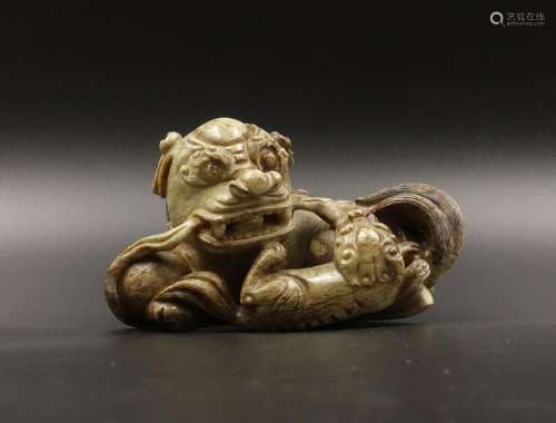 CHINESE JADE CARVED FOOLION GROUP